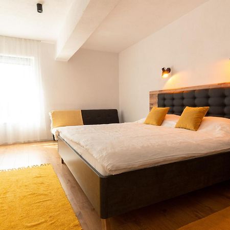 Urban Six Apartments Făgăraş Buitenkant foto