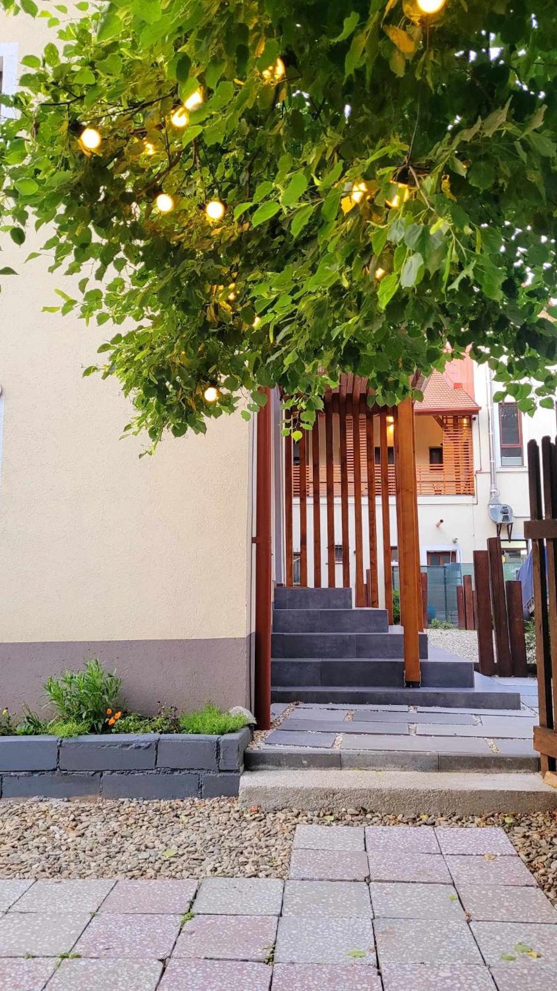 Urban Six Apartments Făgăraş Buitenkant foto