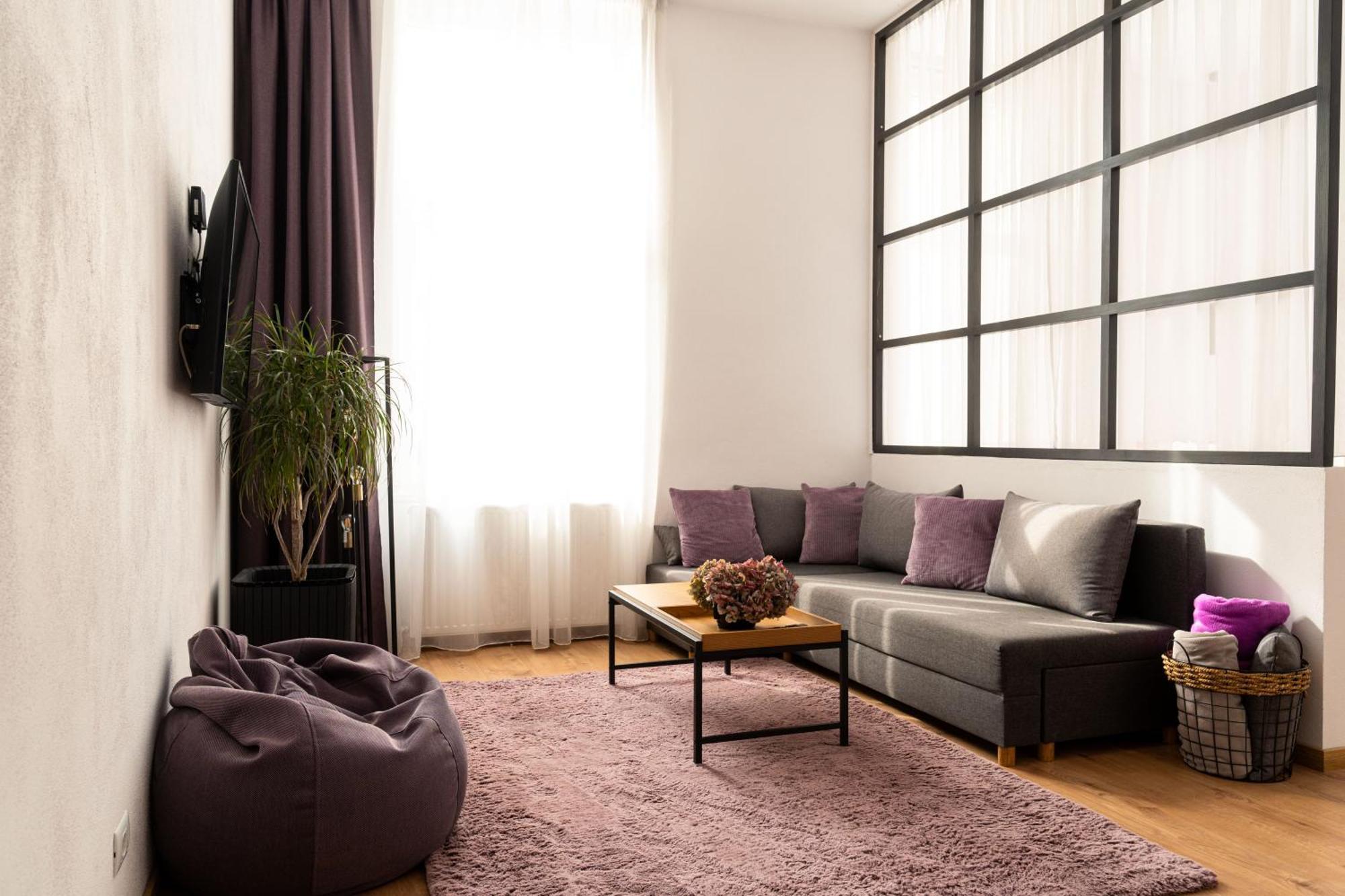 Urban Six Apartments Făgăraş Buitenkant foto