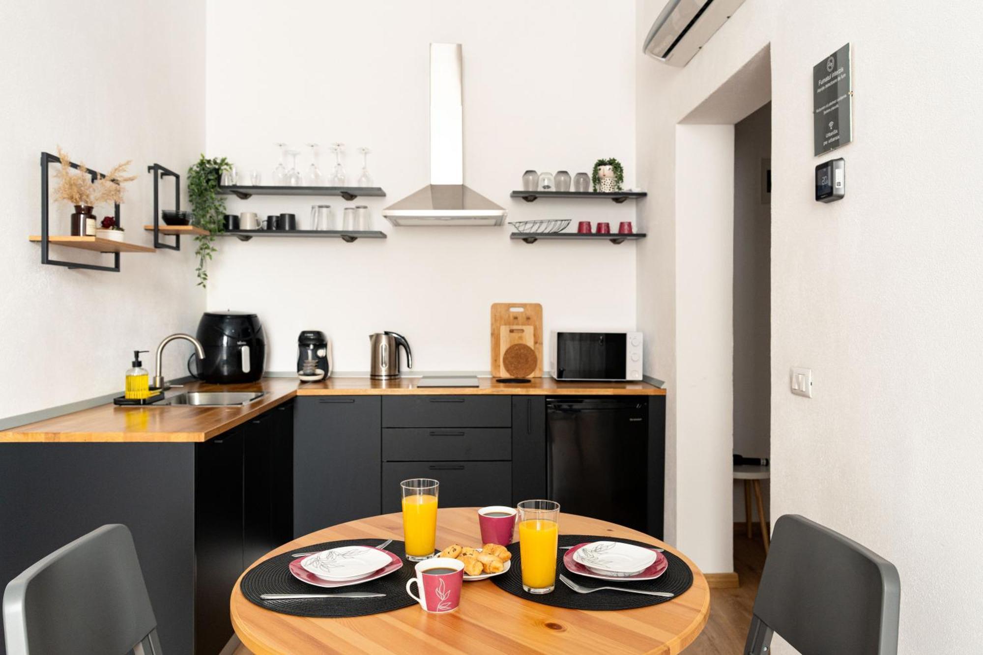 Urban Six Apartments Făgăraş Buitenkant foto