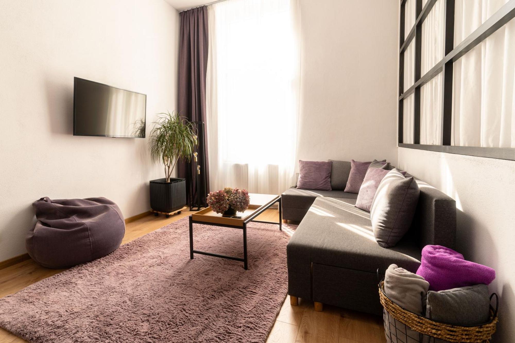 Urban Six Apartments Făgăraş Buitenkant foto